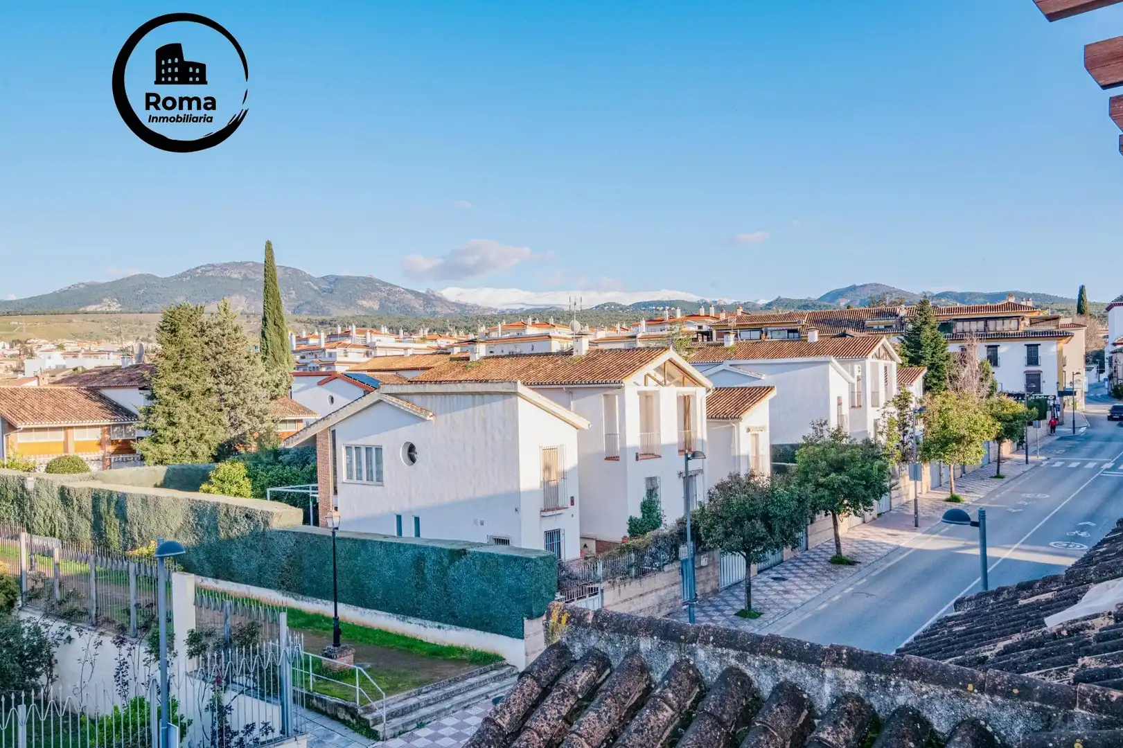 Vista exterior de Ático en venta en La Zubia con Aire acondicionado, Calefacción y Terraza