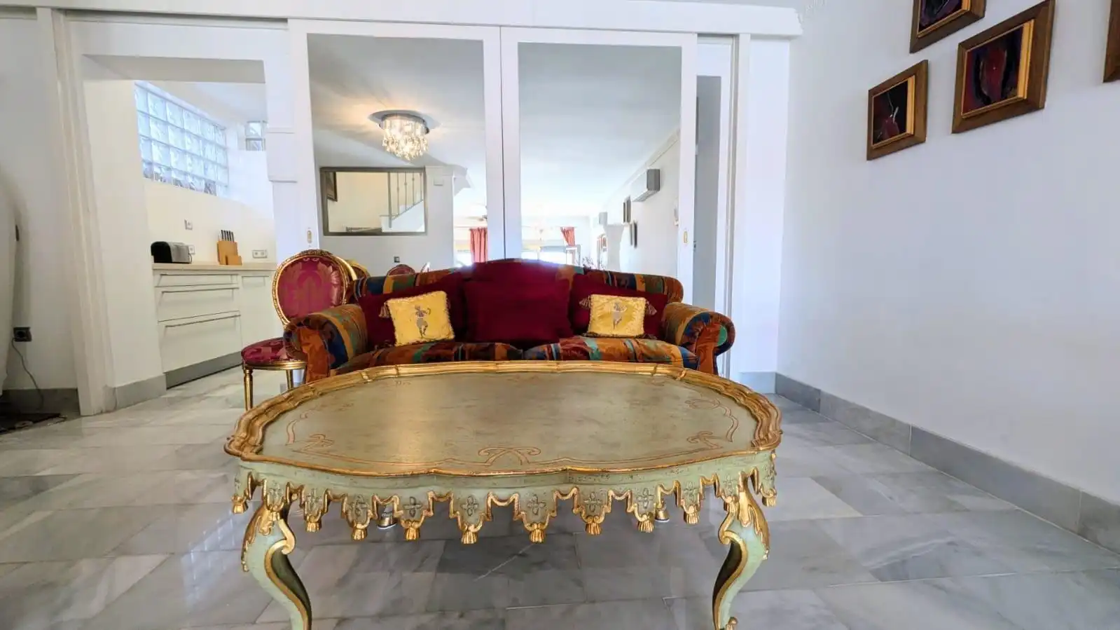Sala de estar de Casa adosada en venta en Mijas con Aire acondicionado, Terraza y Balcón