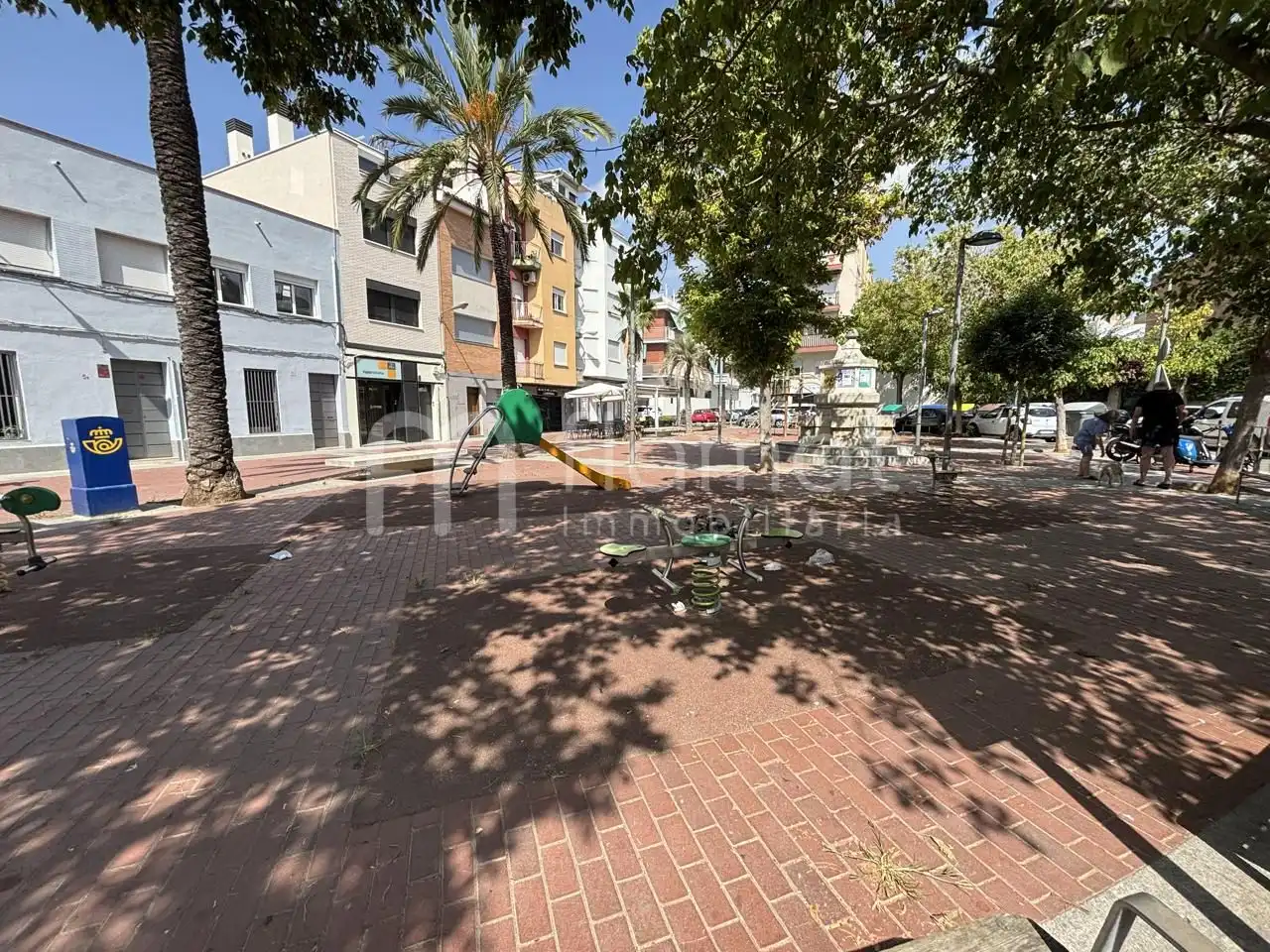 Vista exterior de Casa o xalet en venda en Badalona amb Terrassa, Traster i Forn