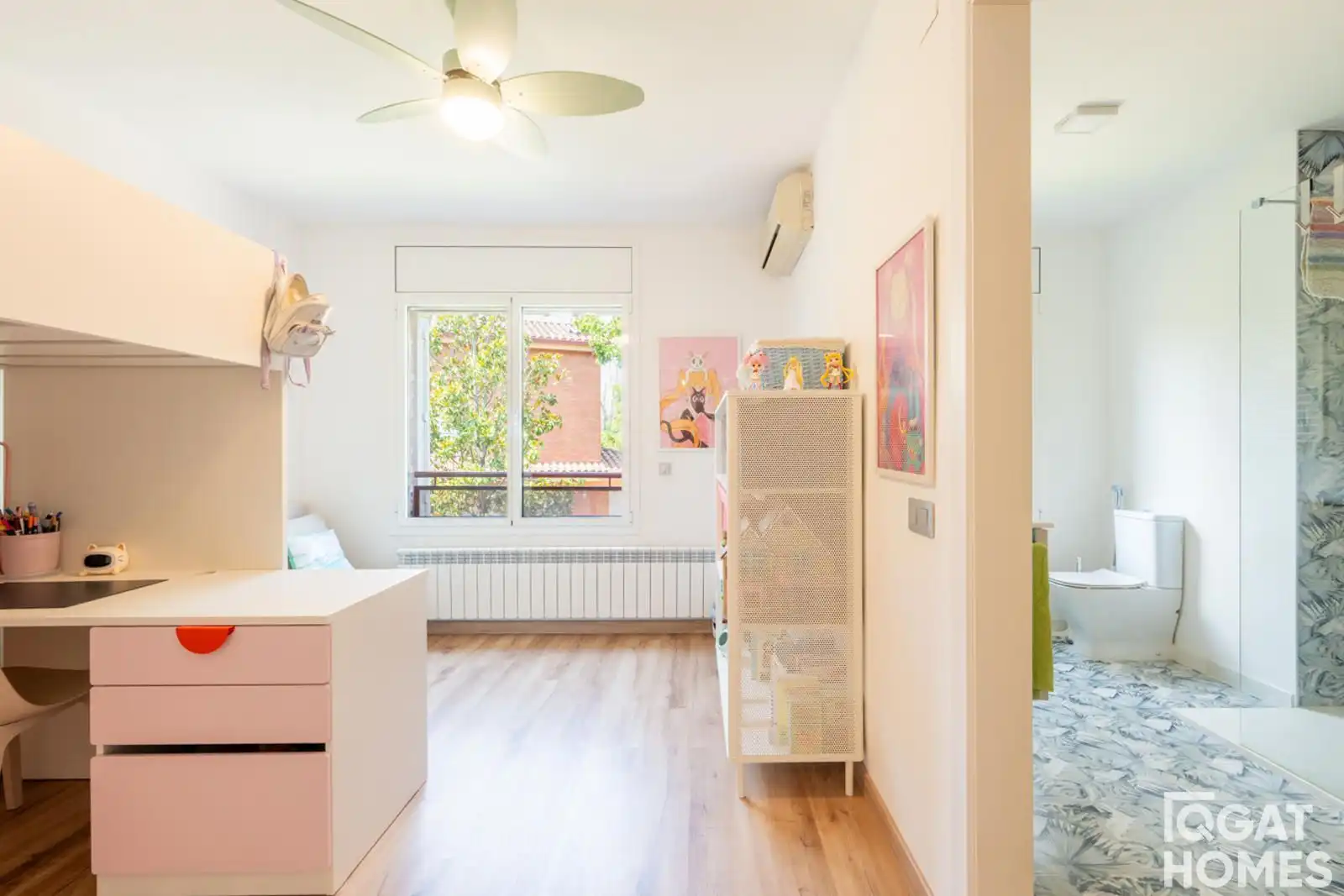 Habitación de Casa adosada en venta en Sant Cugat del Vallès con Aire acondicionado, Calefacción y Trastero