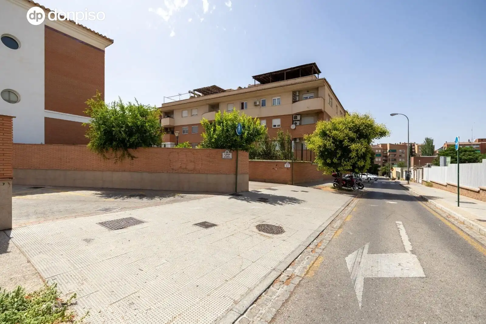 Exterior view of Houses for sale in Granada  with Air Conditioner, Heating and Terrace