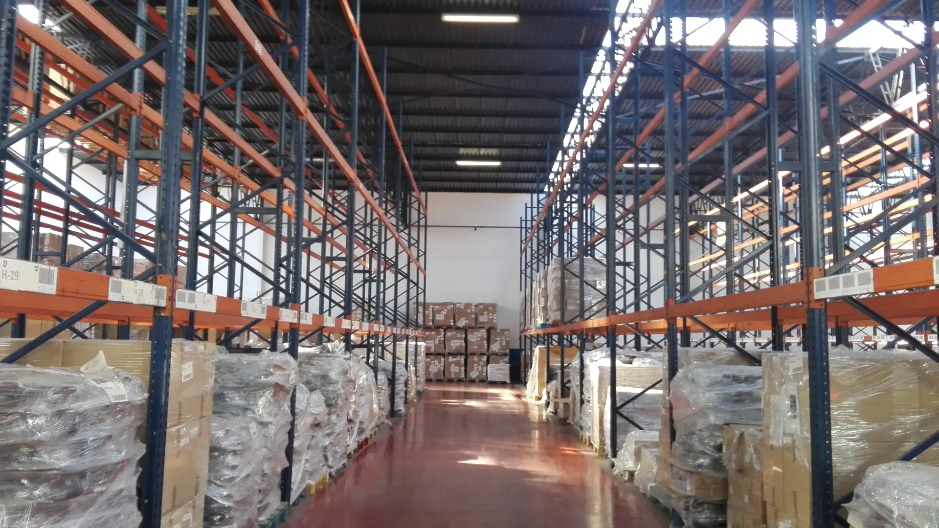 Nave industrial de alquiler en Castellbisbal con Calefacción y Alarma