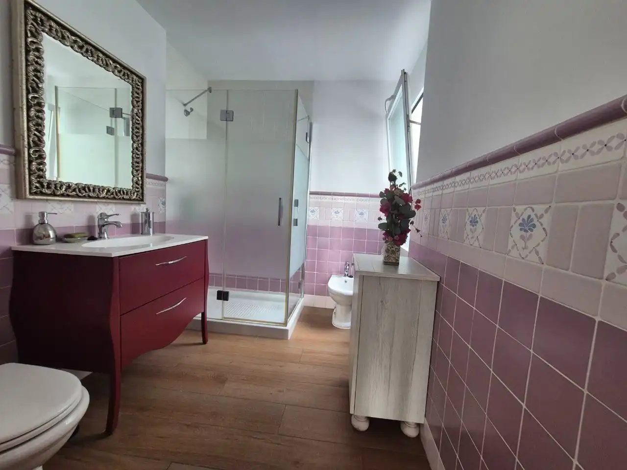 Bany de Casa o xalet en venda en Vélez-Málaga amb Aire condicionat, Terrassa i Moblat