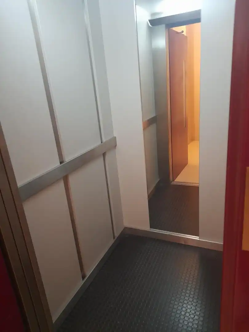 Büro zum Verkauf in Móra d'Ebre mit Terrasse