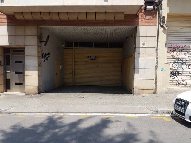 Garaje en Venta en C/ Marcelino Méndez Pelayo en Centre