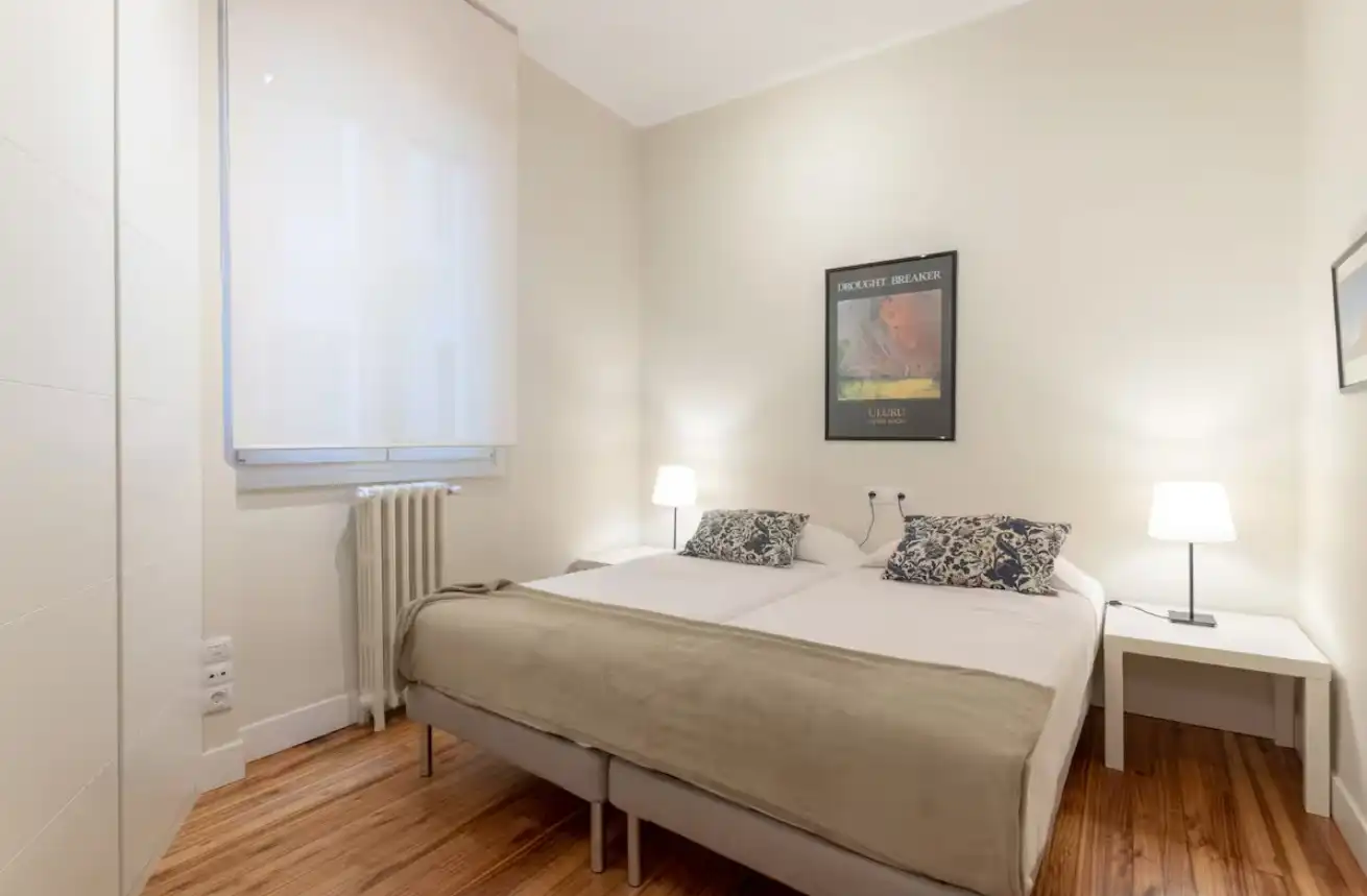 Habitación de Apartamento de alquiler en Bilbao  con Aire acondicionado, Amueblado y Horno