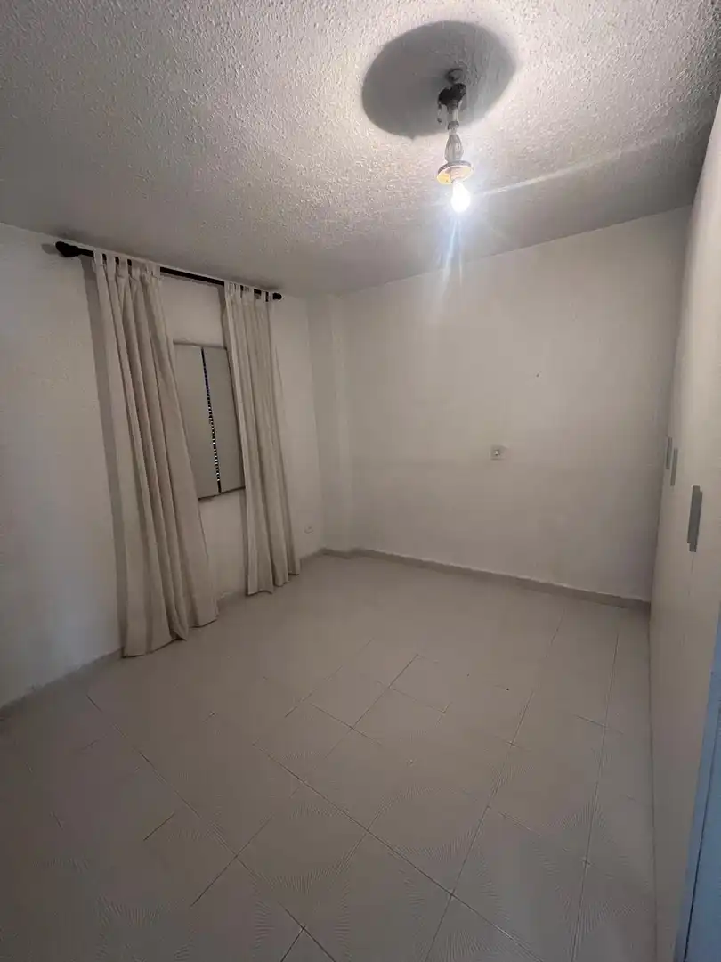 Habitación de Apartamento en venta en Benidorm con Terraza y Amueblado