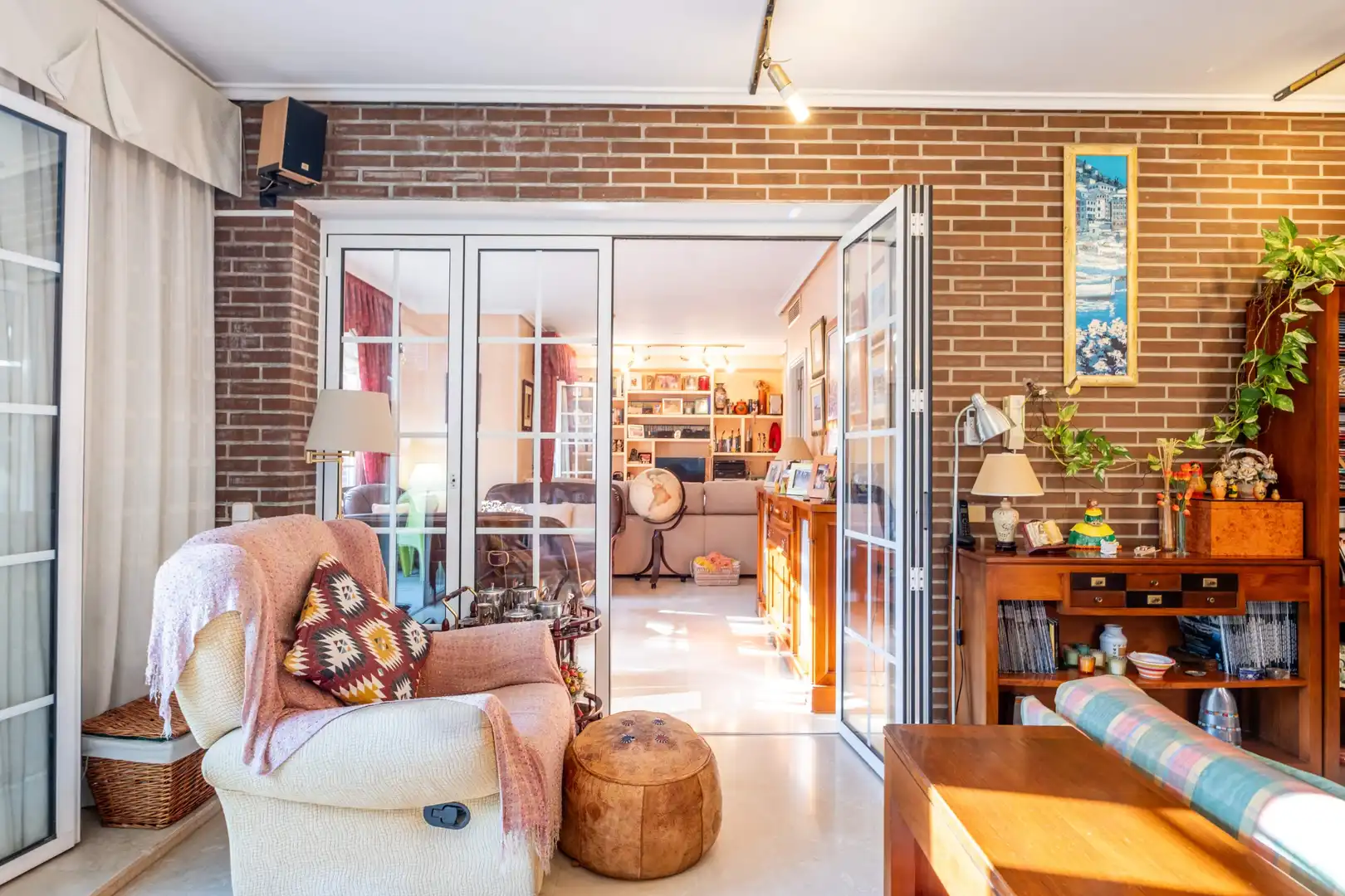 Living room of Detached homes for sale in Zaragoza  with Air Conditioner, Heating and Community pool
