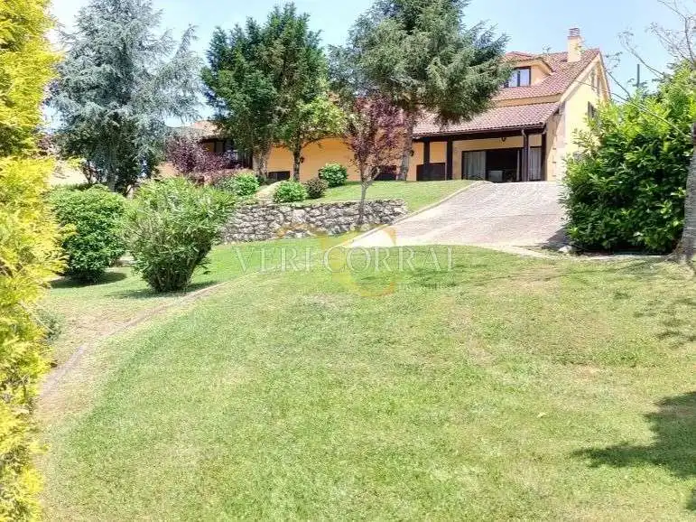 Jardín de Edificio en venta en Llanes