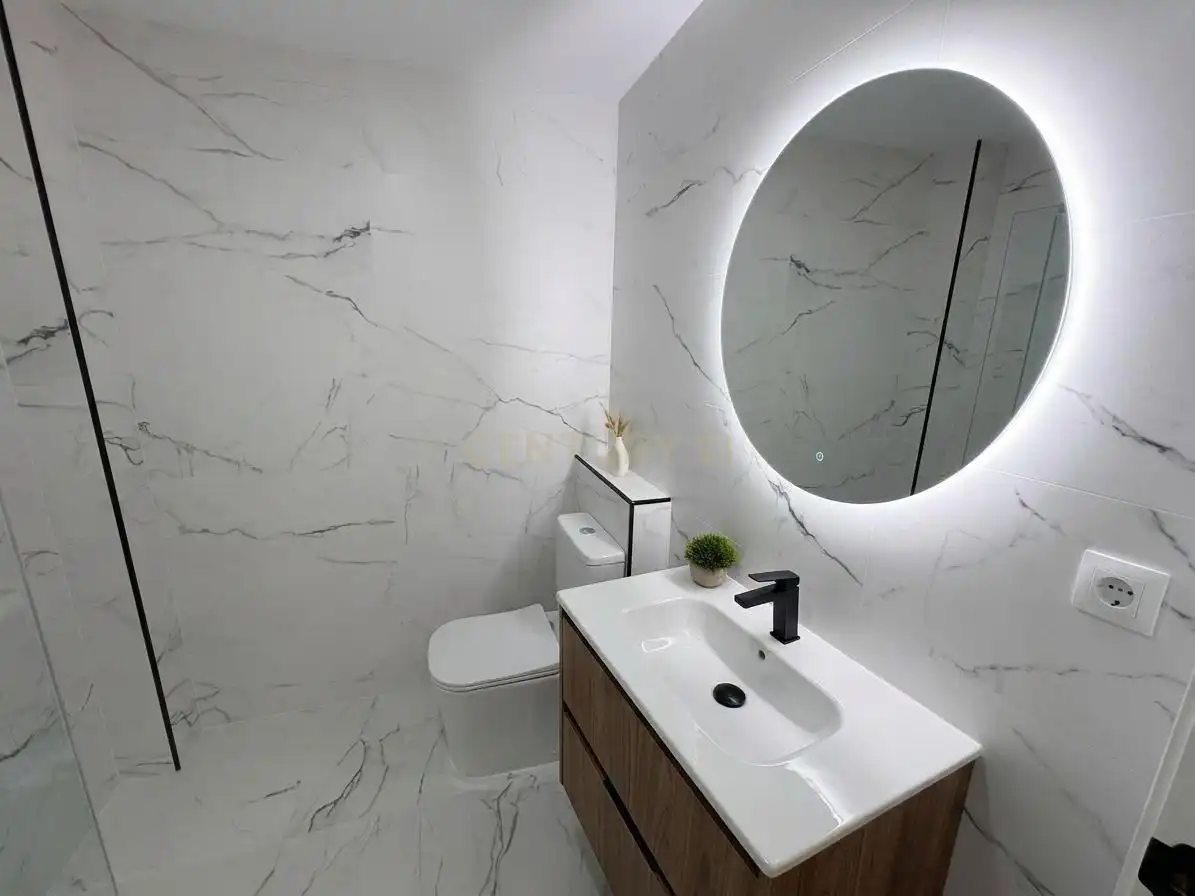 Bany de Apartament en venda en Mijas amb Forn, Alarma i Piscina comunitària