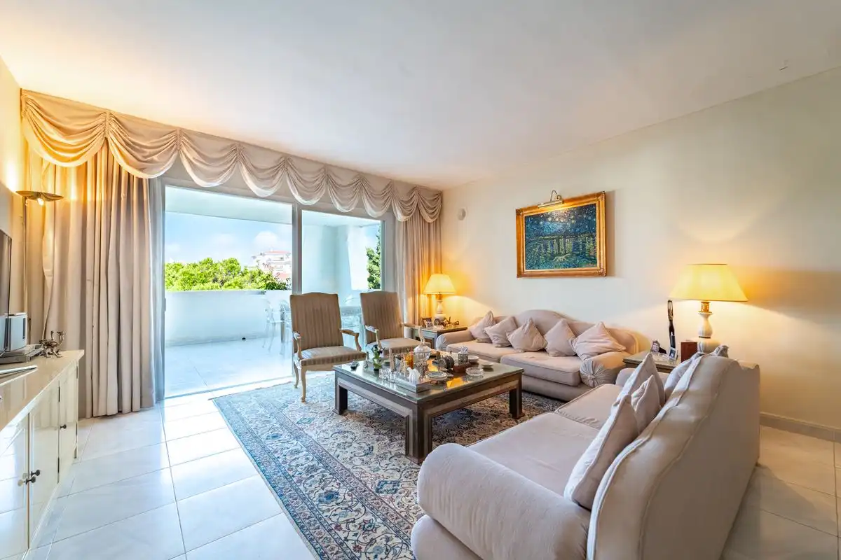 Living room of Flat for sale in Marbella  with Air Conditioner, Heating and Private garden