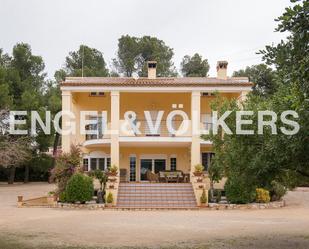 Vista exterior de Casa o xalet en venda en Ontinyent amb Aire condicionat, Terrassa i Piscina