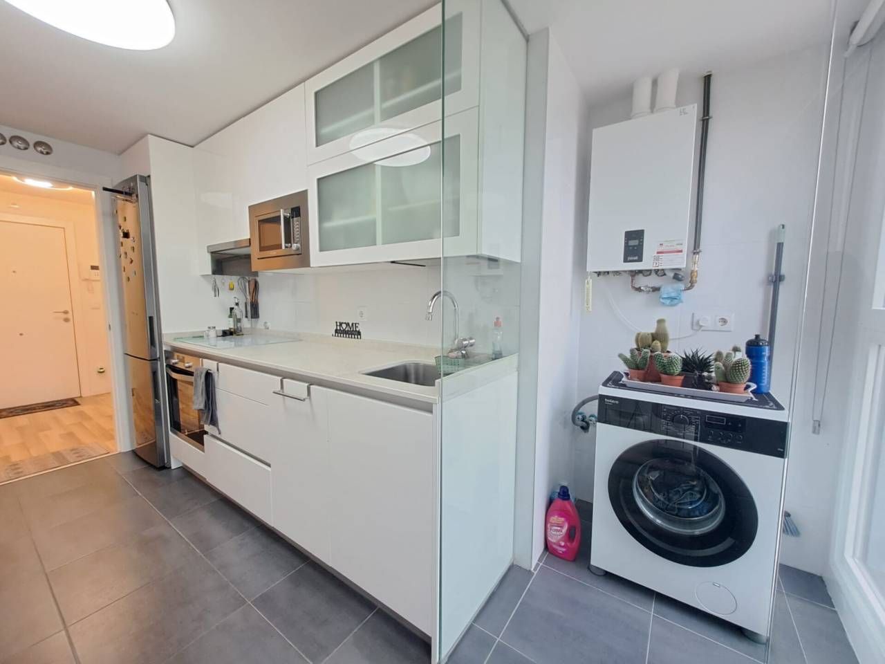 Cuina de Pis en venda en Burgos Capital amb Calefacció, Traster i Piscina comunitària