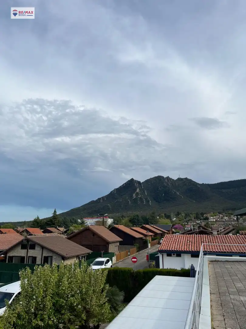 Vista exterior de Casa adosada en venta en Ayegui / Aiegi con Aire acondicionado, Jardín privado y Terraza