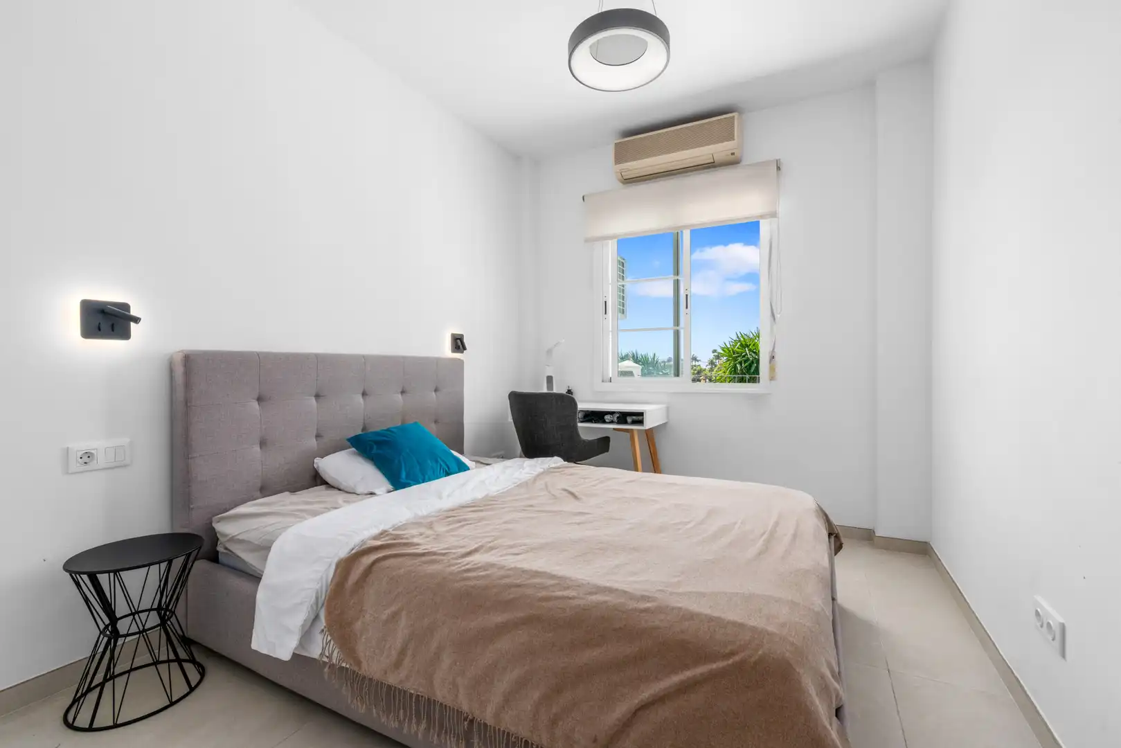 Habitación de Casa o chalet en venta en Estepona con Aire acondicionado, Jardín privado y Terraza