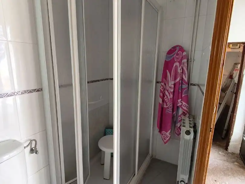 Bathroom of Houses for sale in Valdeverdeja  with Heating, Terrace and Storage room