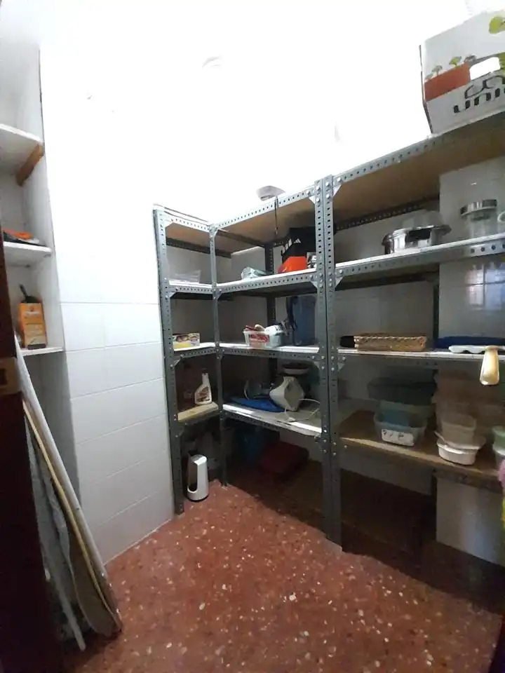 Wohnung zum Verkauf in Zaragoza mit Heizung, Abstellraum und Balkon