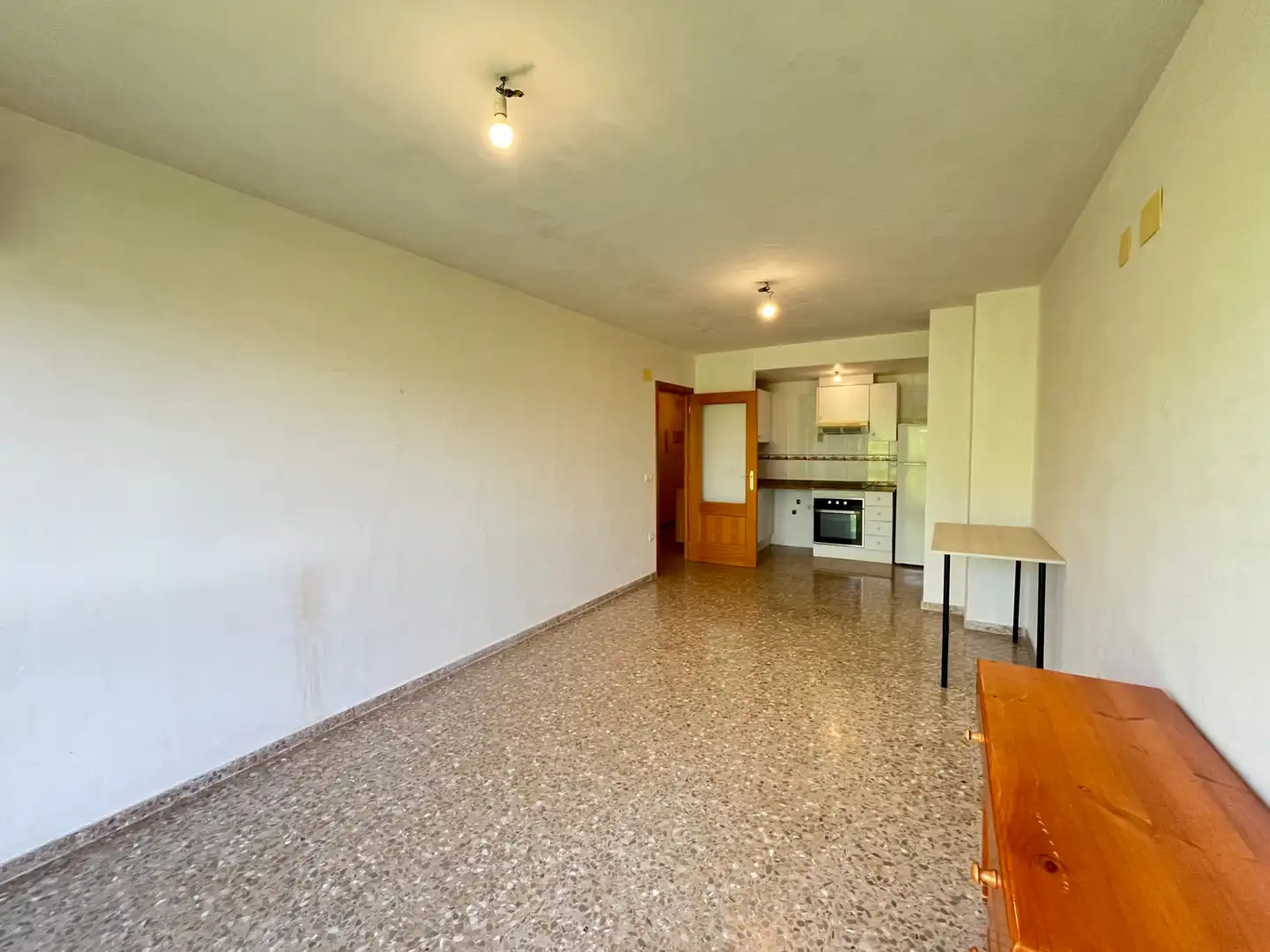 Exterior view of Flat for sale in Faura  with Air Conditioner and Oven
