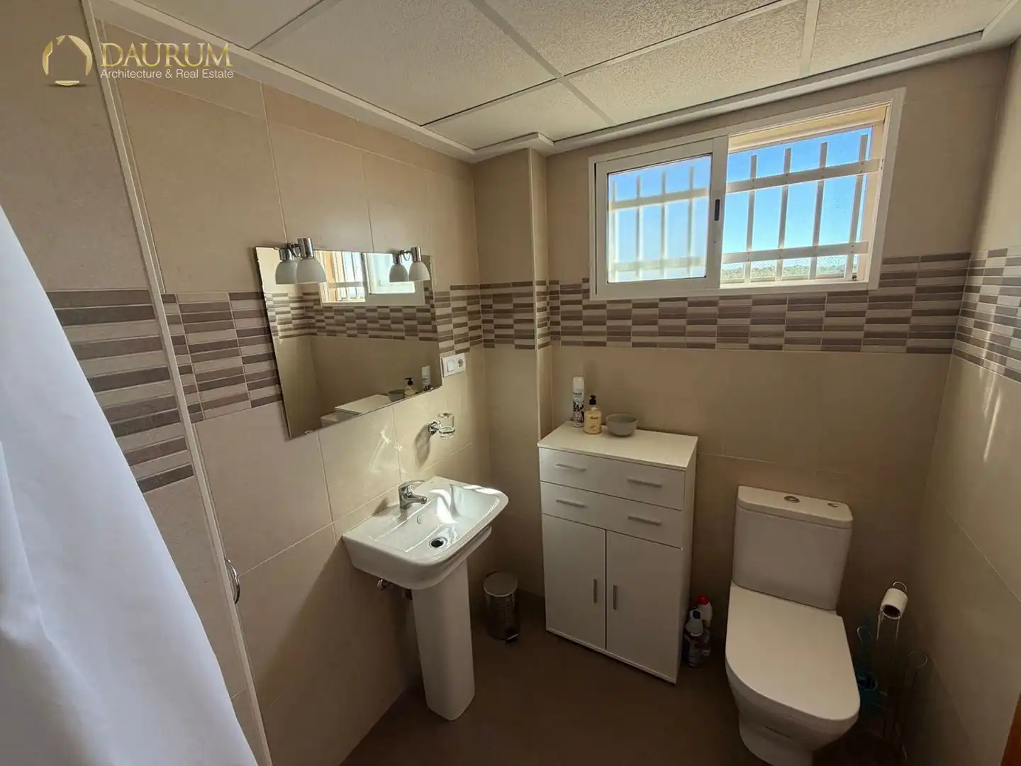 Badezimmer von Dachboden zum Verkauf in Santa Pola mit Klimaanlage, Heizung und Terrasse