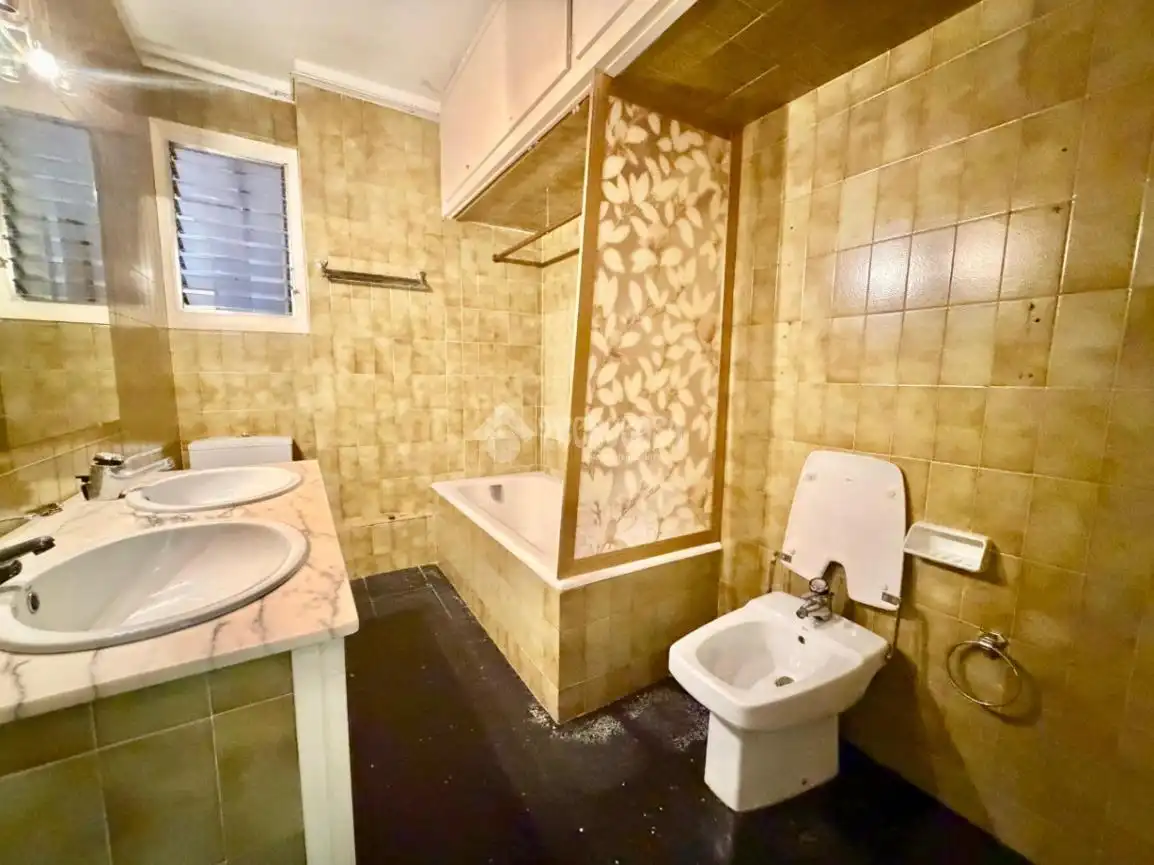 Baño de Piso en venta en Barcelona con Aire acondicionado y Balcón