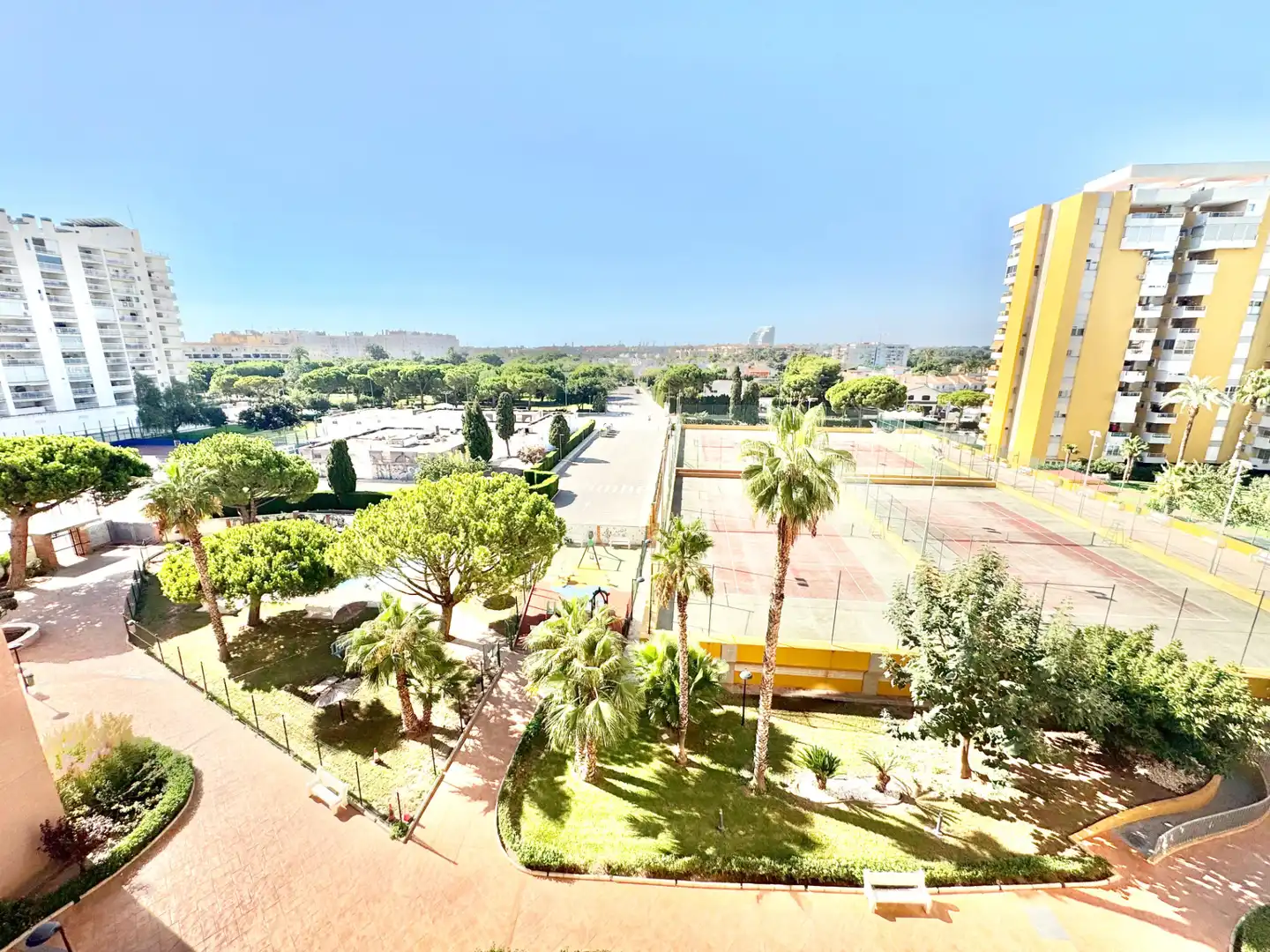 Vista exterior de Apartament de lloguer en Canet d'En Berenguer amb Aire condicionat, Terrassa i Moblat