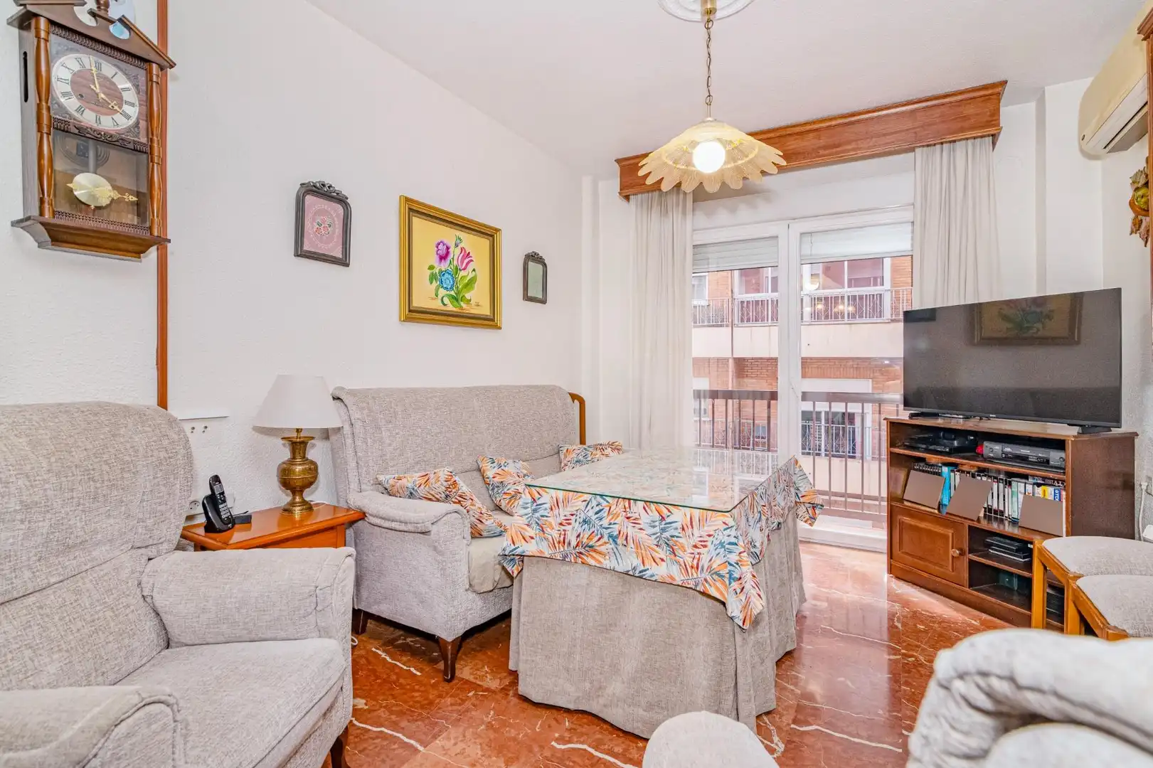 Sala de estar de Piso en venta en Granada con Aire acondicionado, Calefacción y Balcón