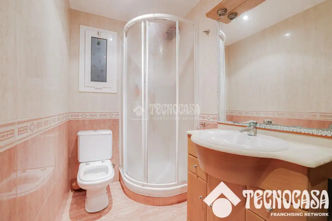 Baño de Piso en venta en Santa Coloma de Gramenet