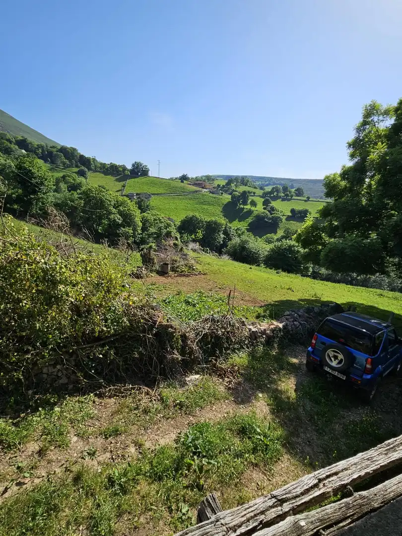 Country house zum Verkauf in Belmonte de Miranda mit Privatgarten und Abstellraum