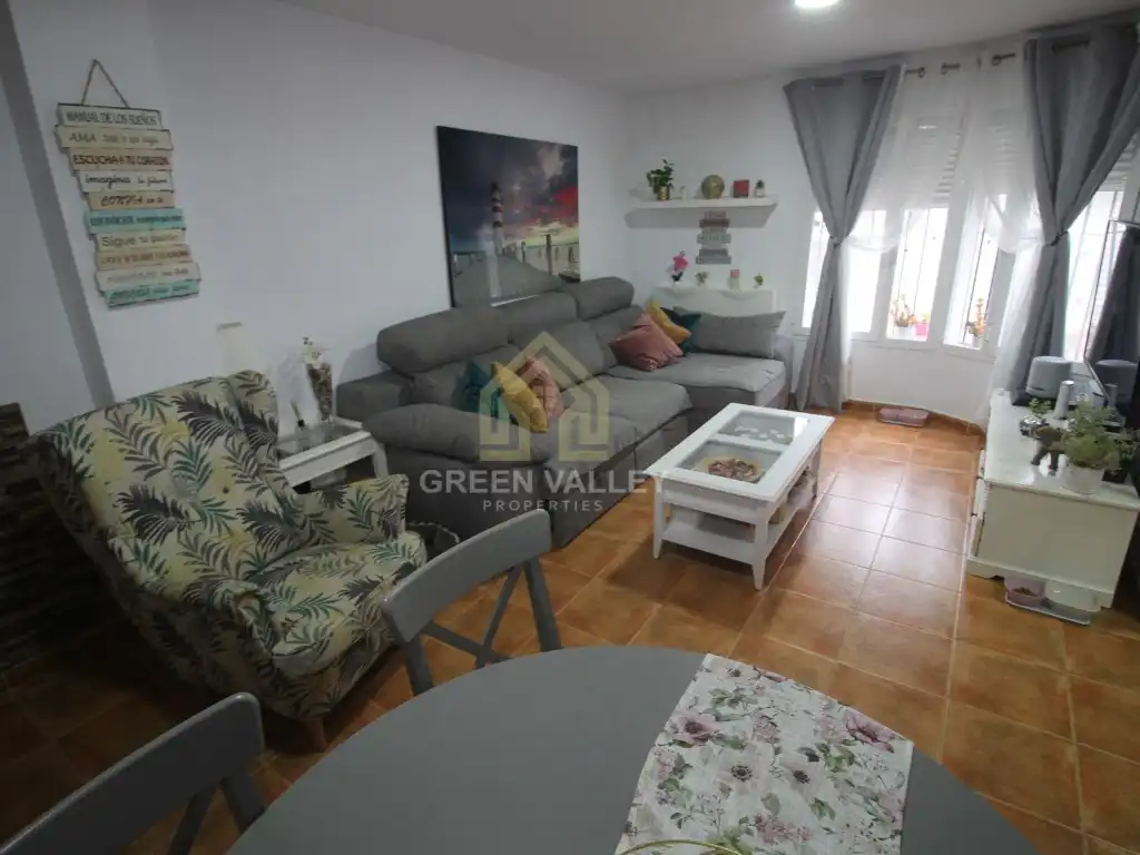 Sala d'estar de Casa adosada en venda en Algeciras