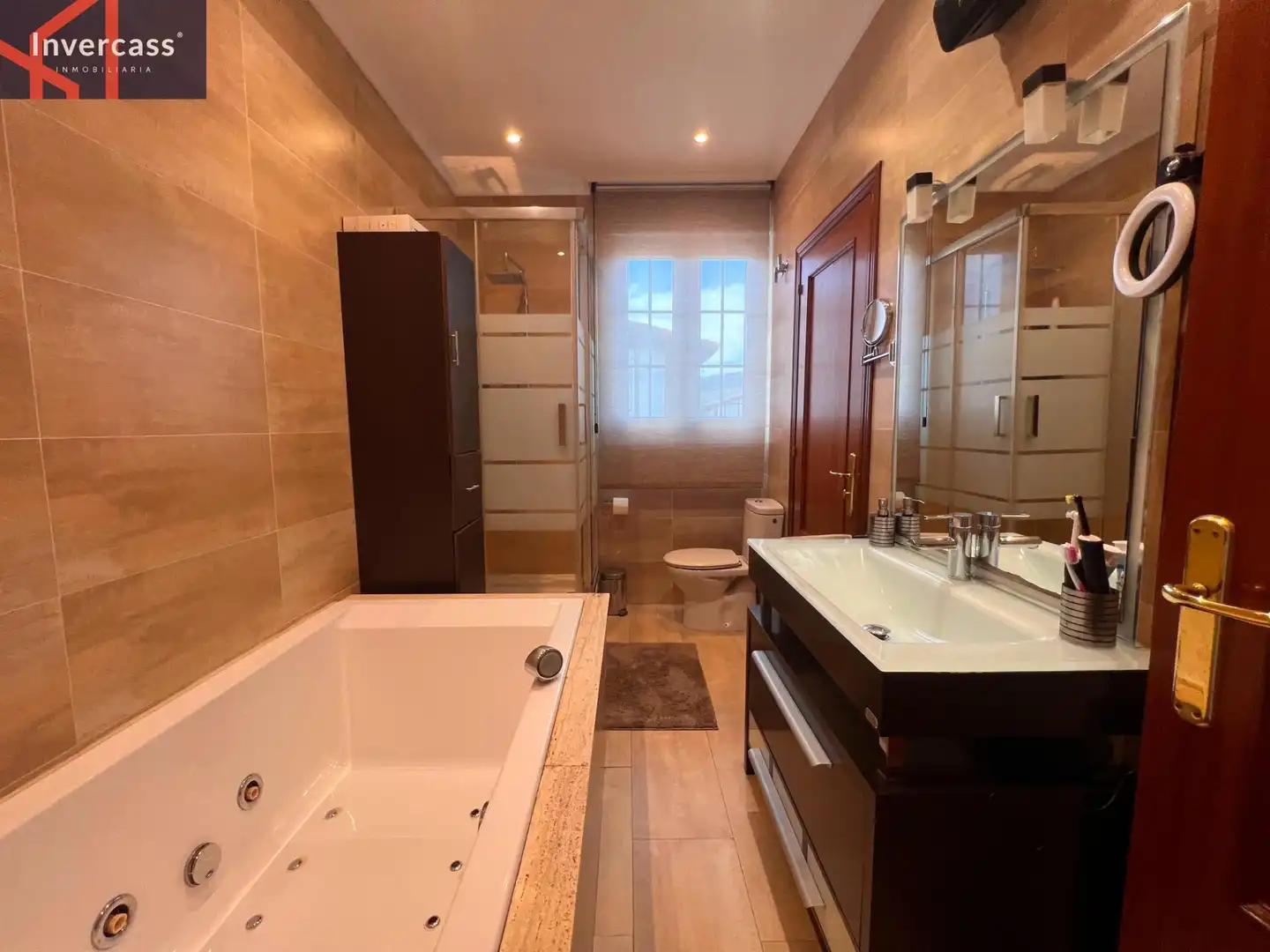 Baño de Casa o chalet en venta en Castro-Urdiales con Calefacción, Jardín privado y Terraza