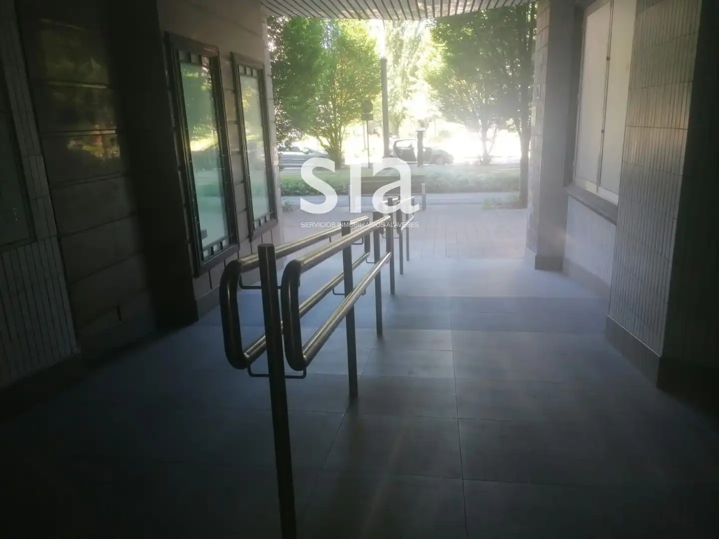 Vista exterior de Local en venda en Vitoria - Gasteiz