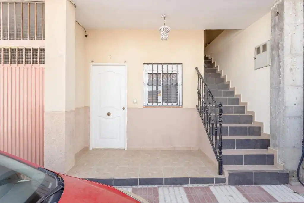 Casa adosada en venda en Valle de Abdalajís amb Terrassa, Moblat i Balcó