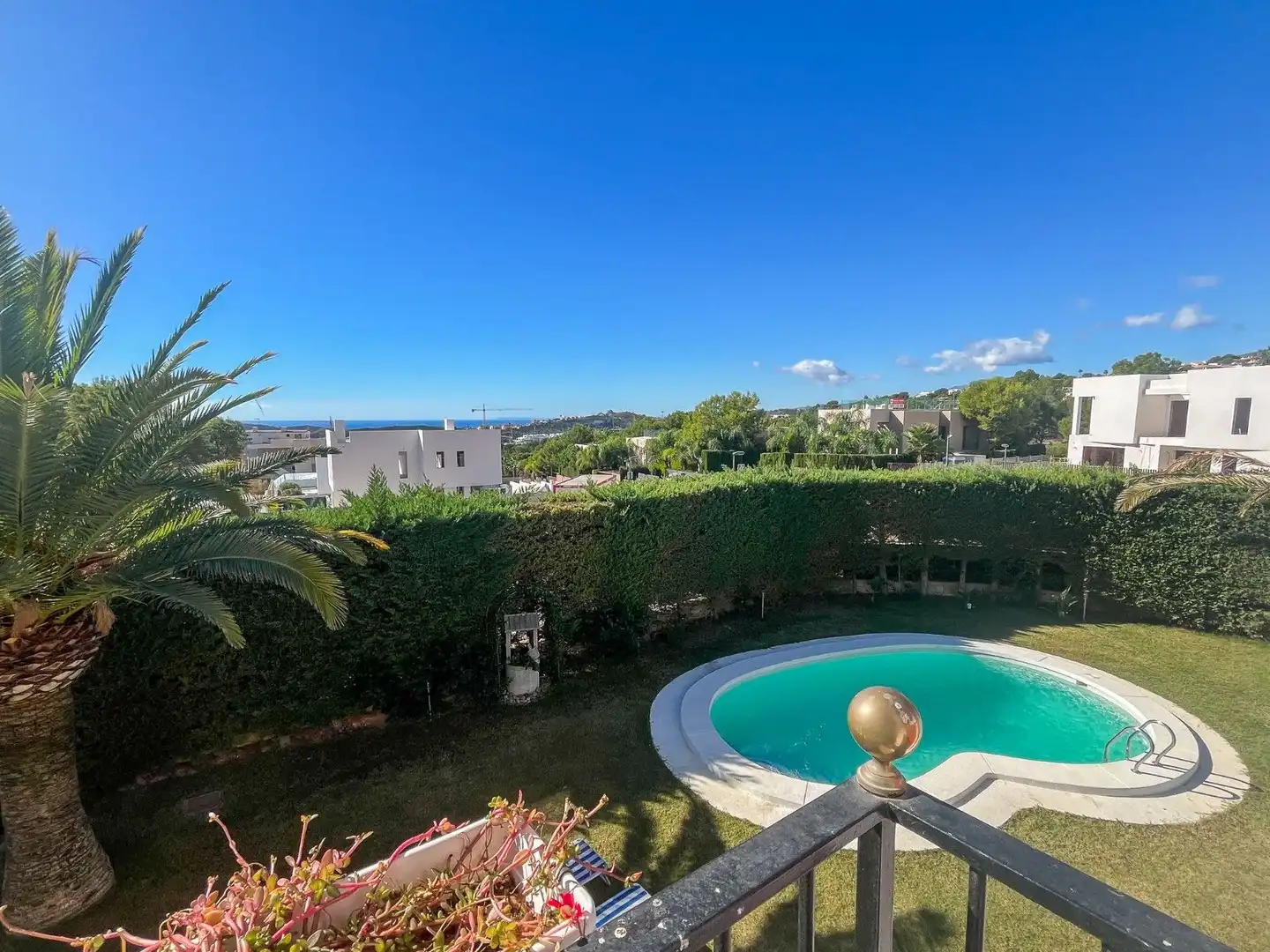 Villa con terrazza in vendita a Golf Bahía, imagen 2
