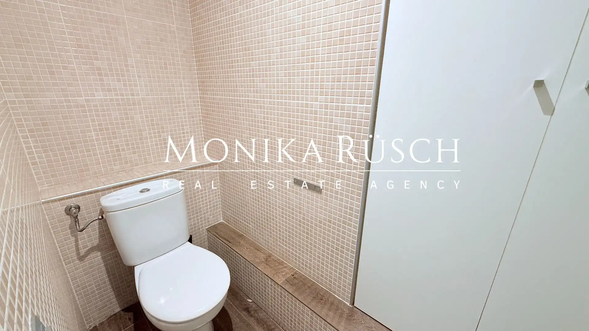 Baño de Oficina de alquiler en Barcelona con Aire acondicionado y Calefacción