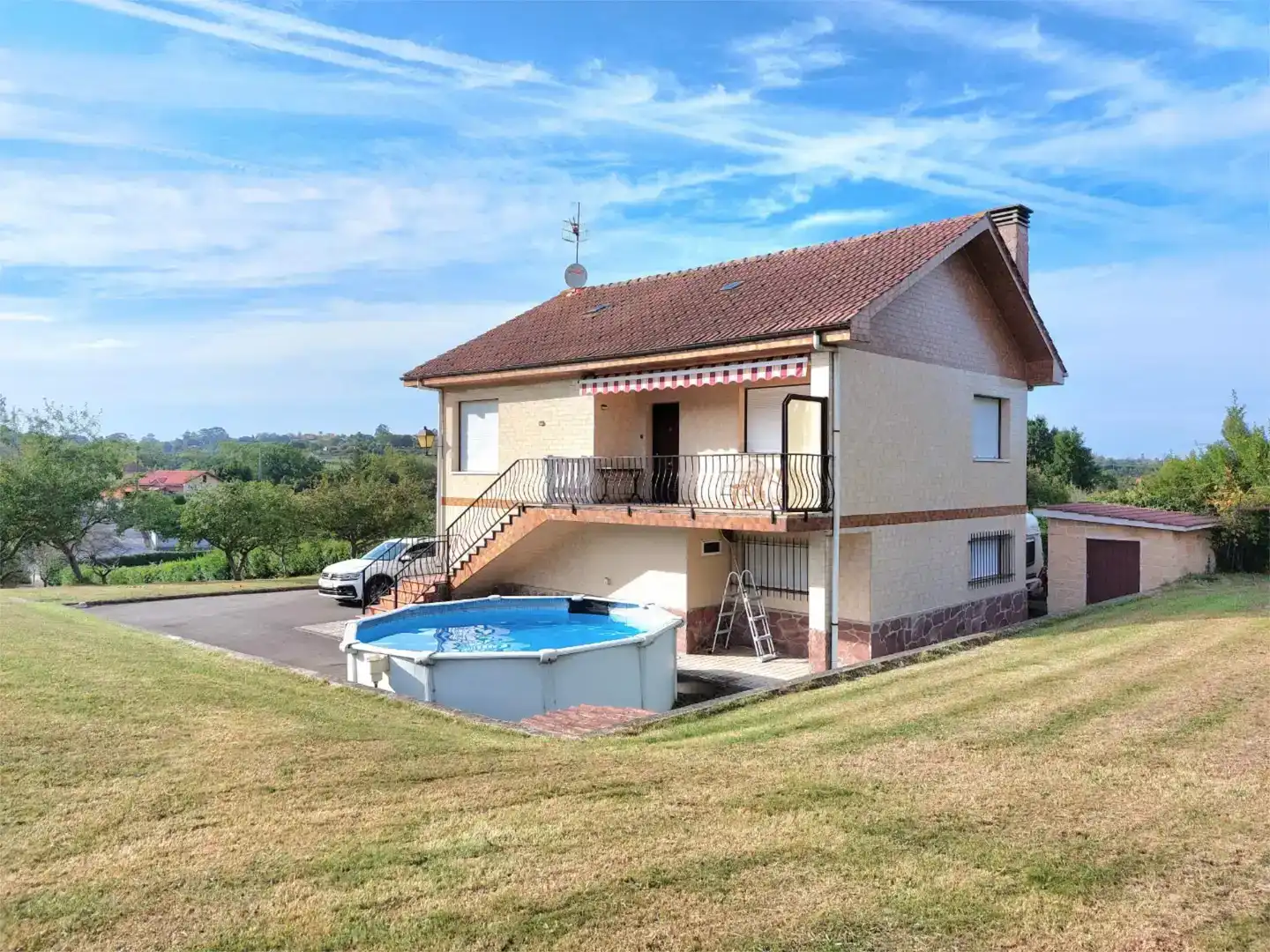 Vista exterior de Casa o chalet en venta en Gijón  con Piscina