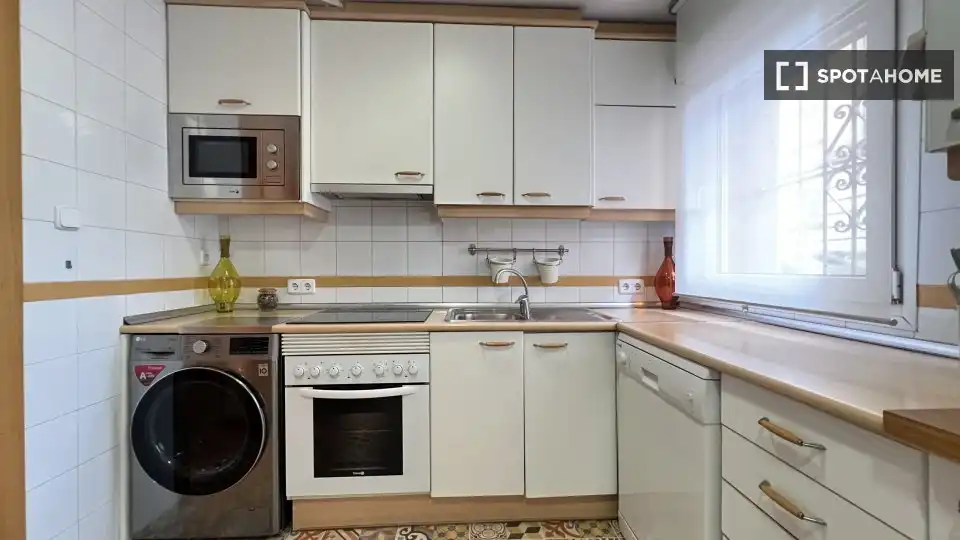 Cocina de Piso de alquiler en Madrid con Aire acondicionado, Calefacción y Amueblado