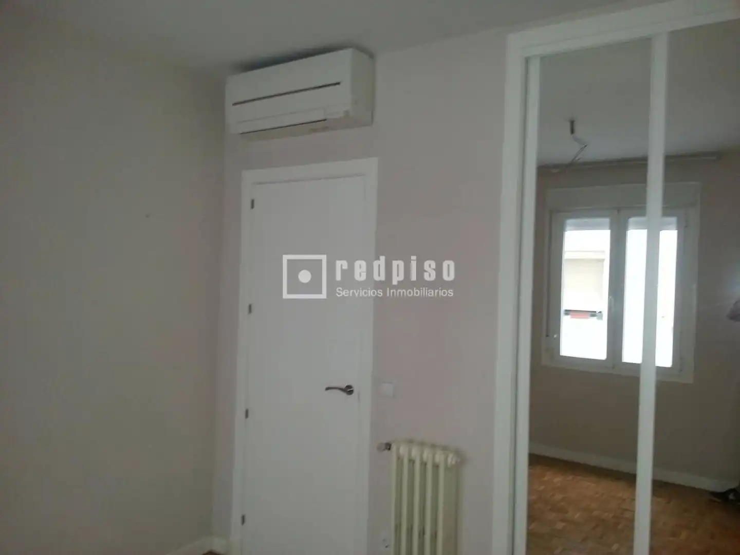 Bedroom of Flat for rent in Madrid  with Air Conditioner, Heating and Parquet flooring