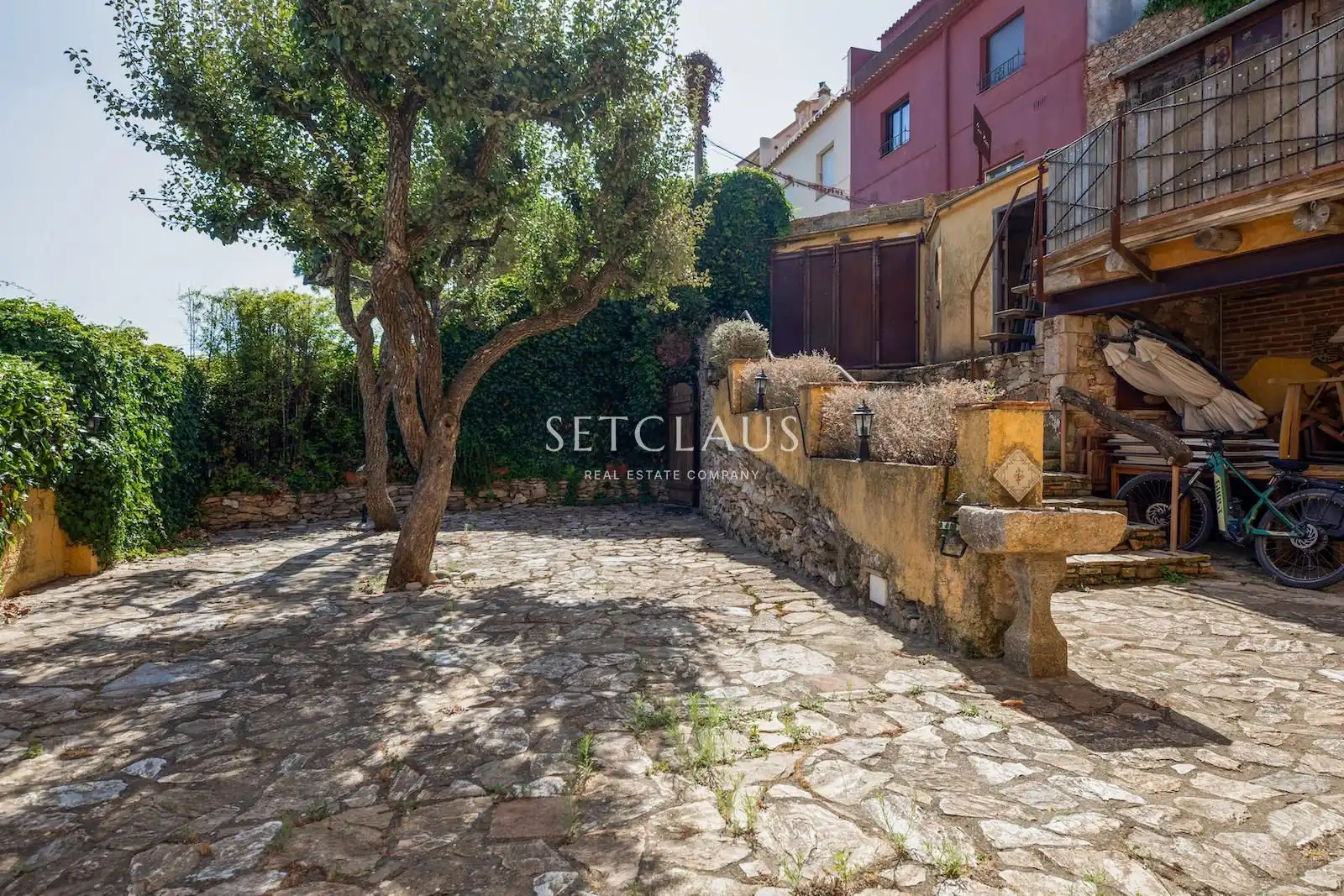 Edifici en venda en Begur