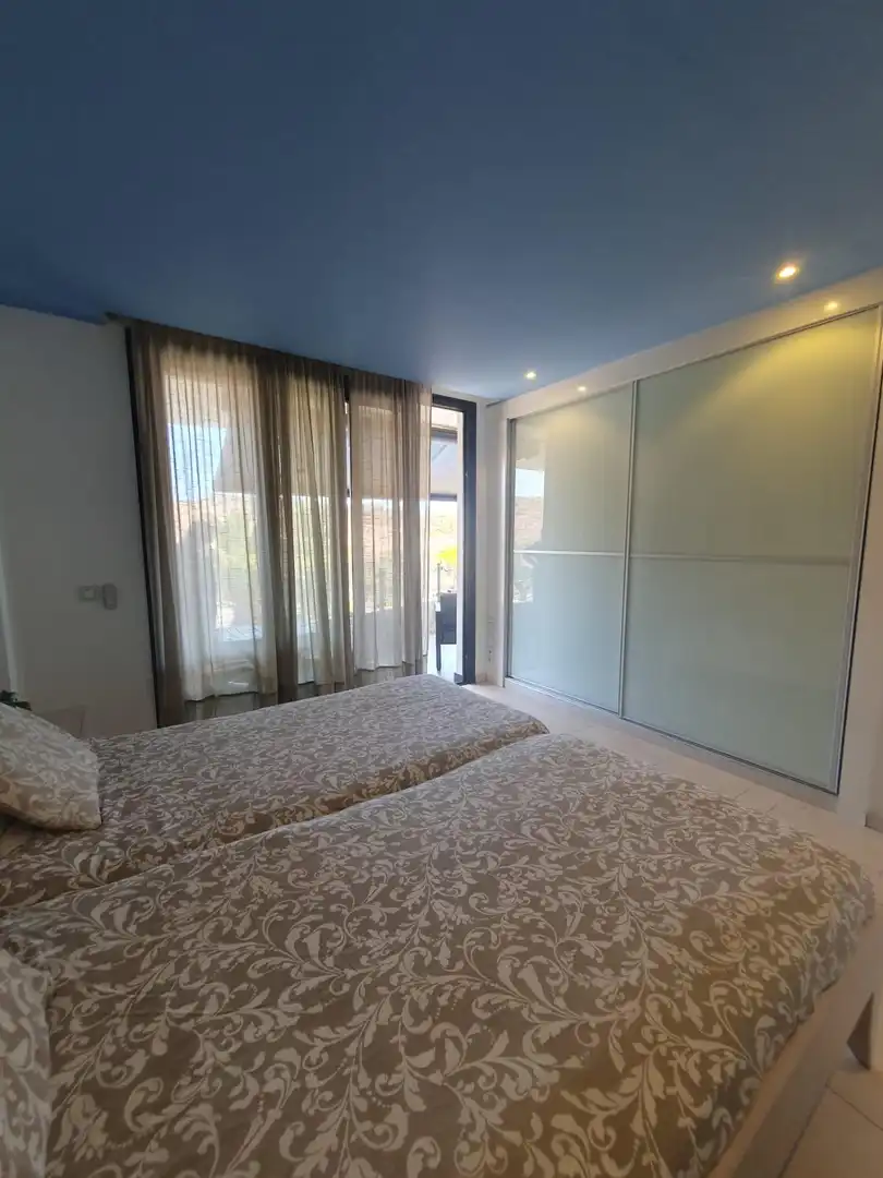 Dormitori de Apartament de lloguer en Arona amb Aire condicionat, Terrassa i Moblat
