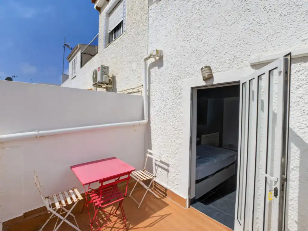 Terrassa de Casa adosada en venda en Torrevieja amb Aire condicionat, Moblat i Piscina comunitària