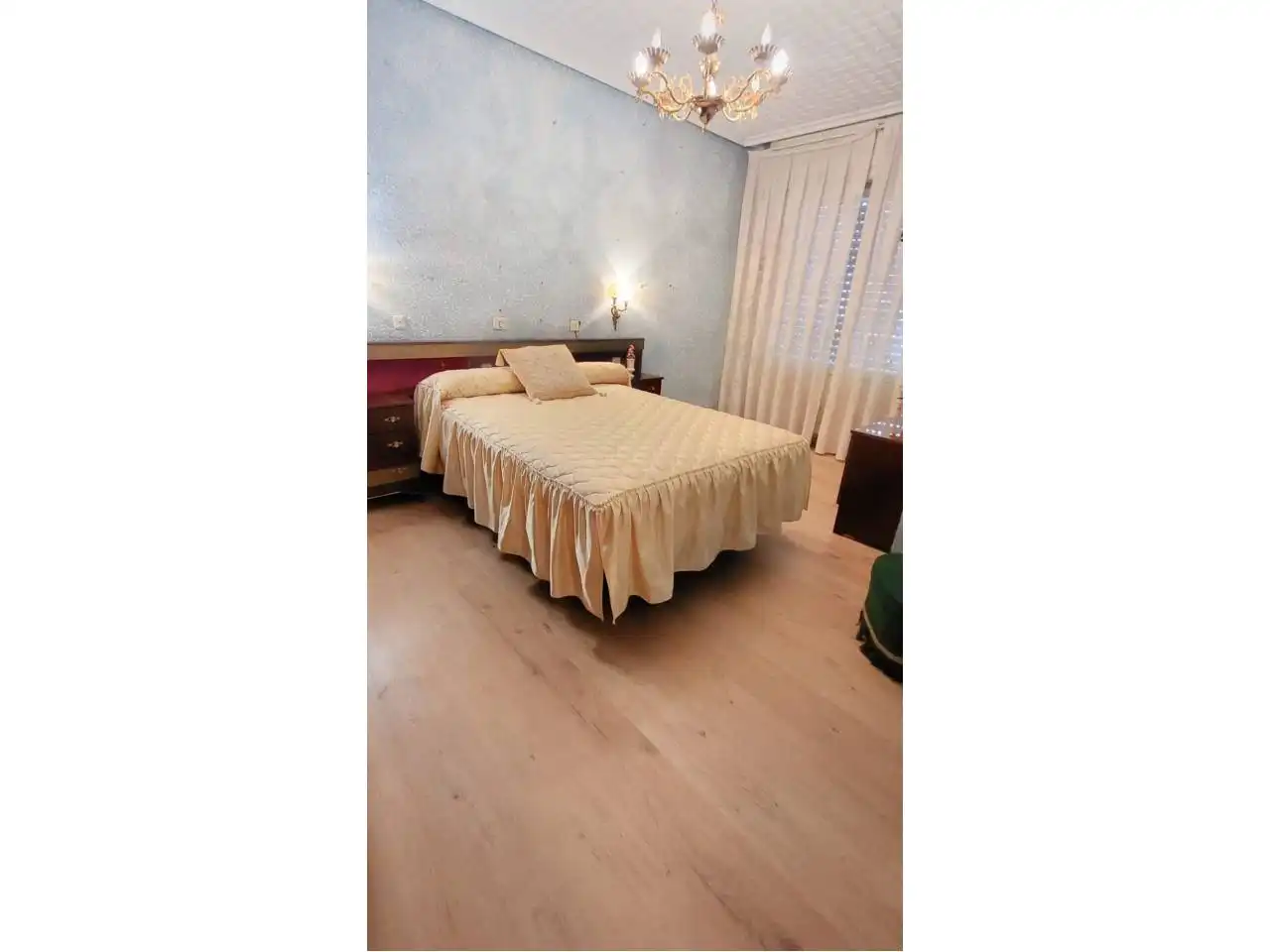 Schlafzimmer von Dachboden zum Verkauf in  Logroño mit Terrasse und Abstellraum