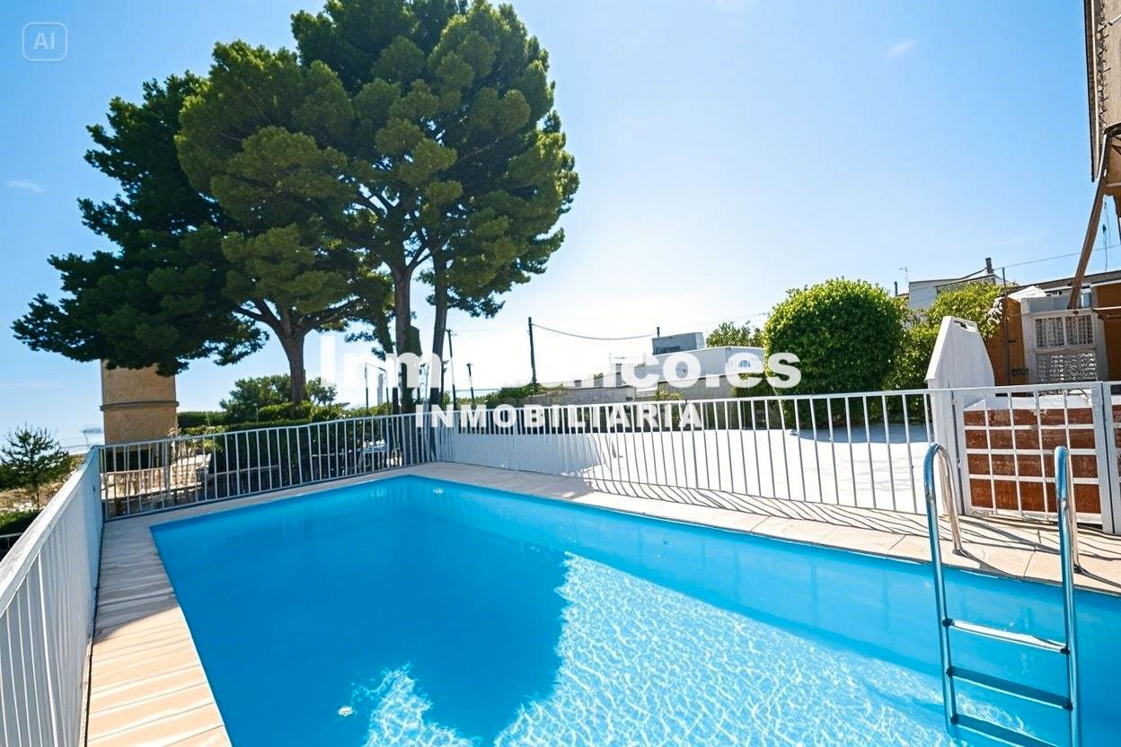 Piscina de Casa o xalet en venda en Torrent amb Aire condicionat, Jardí privat i Terrassa