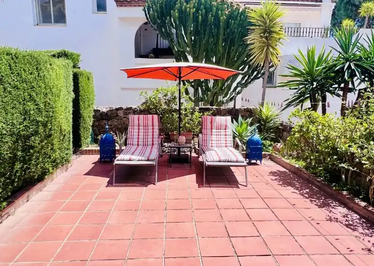 Terrassa de Casa adosada en venda en Estepona amb Aire condicionat, Calefacció i Jardí privat