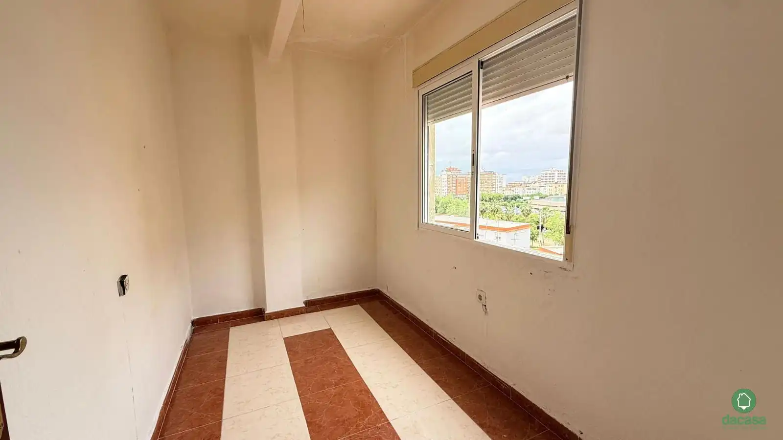 Habitación de Piso en venta en Huelva con Terraza y Alarma