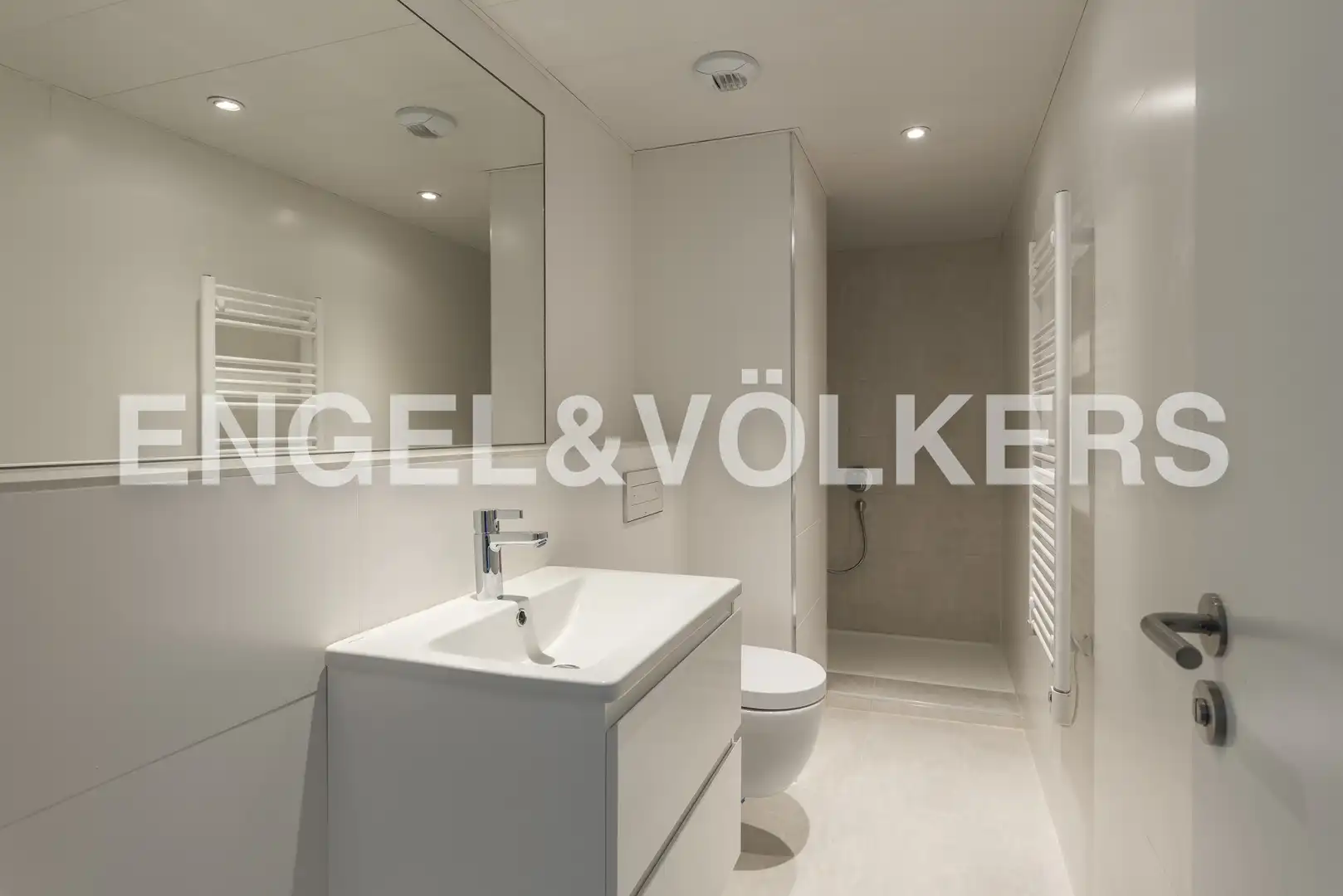 Bany de Apartament en venda en Madrid amb Aire condicionat, Calefacció i Piscina