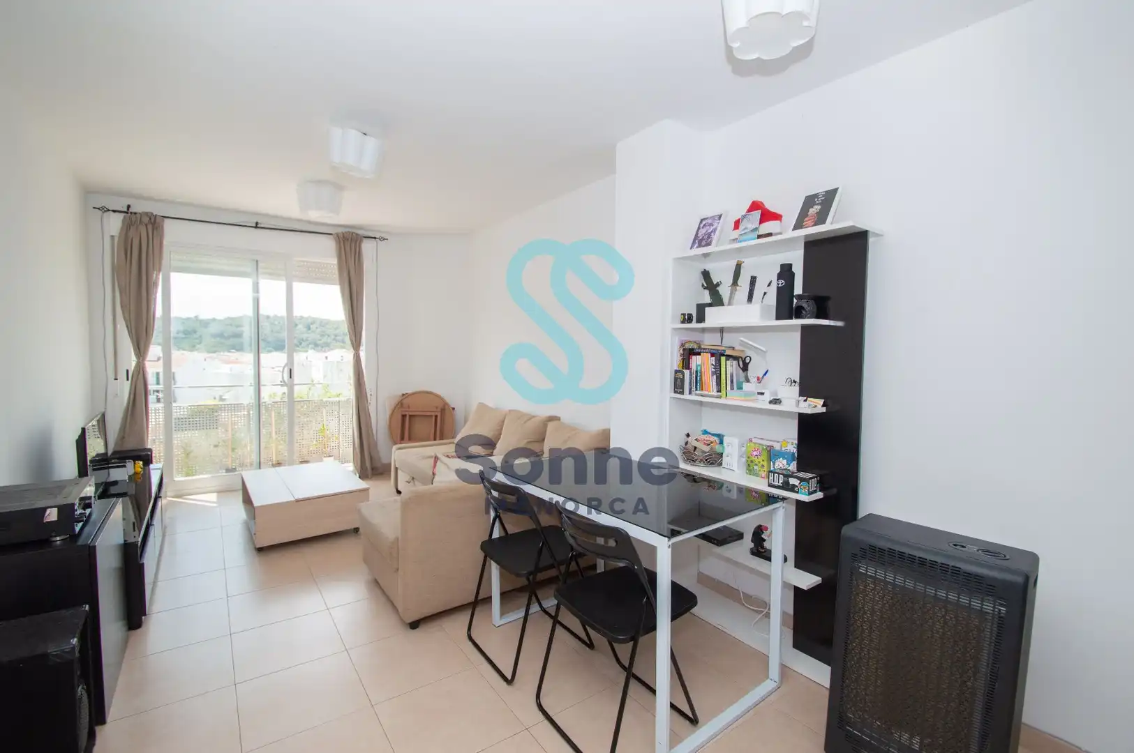 Sala d'estar de Pis en venda en Ferreries amb Aire condicionat, Terrassa i Piscina comunitària