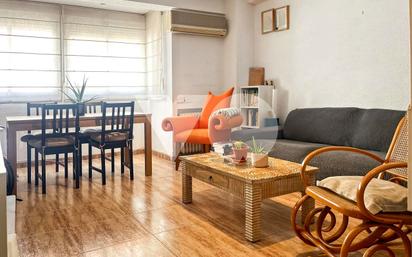 Sala d'estar de Pis en venda en  Madrid Capital amb Aire condicionat, Calefacció i Parquet