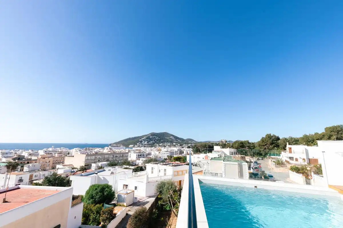 Piscina de Casa o chalet en venta en Santa Eulària des Riu con Aire acondicionado, Calefacción y Jardín privado