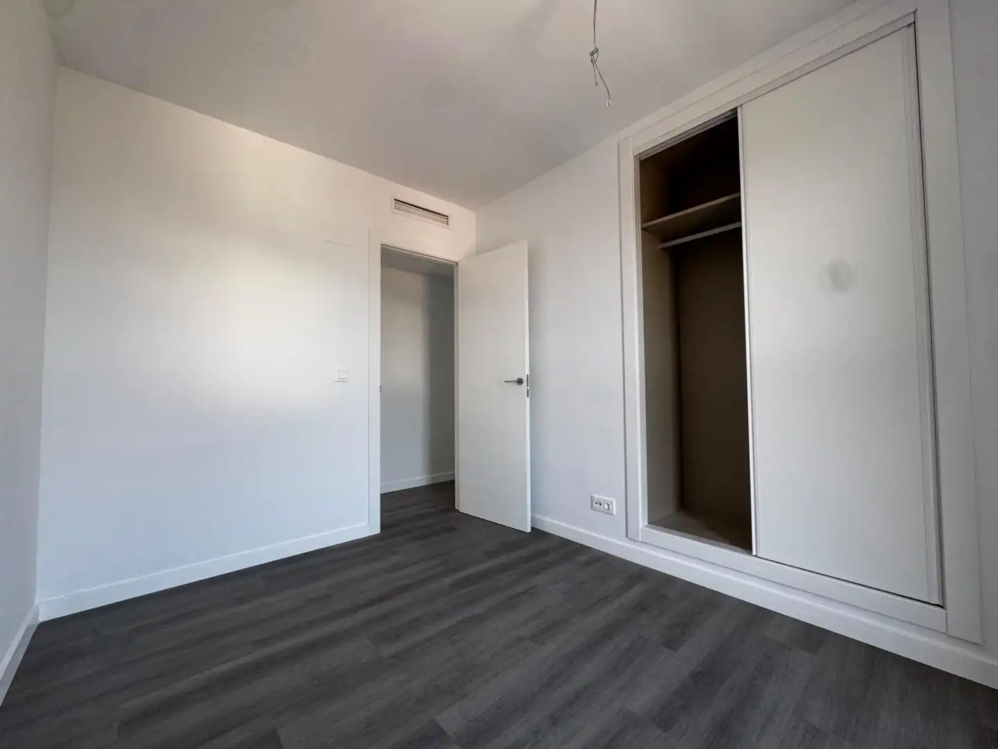 Habitación de Piso en venta en Castellón de la Plana / Castelló de la Plana con Aire acondicionado y Piscina comunitaria