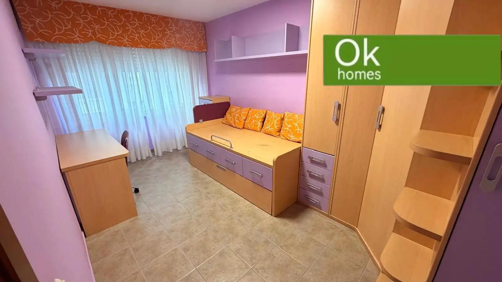 Bedroom of Flat for sale in Arteixo  with Furnished, Oven and Microwave